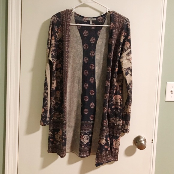 Flowy Patterned Cardigan Like New - Picture 1 of 5